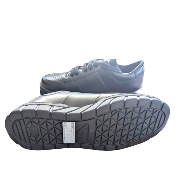 𝐏𝐑𝐀𝐃𝐀 Milano Voluminous Sneakers - Picture 6 of 7